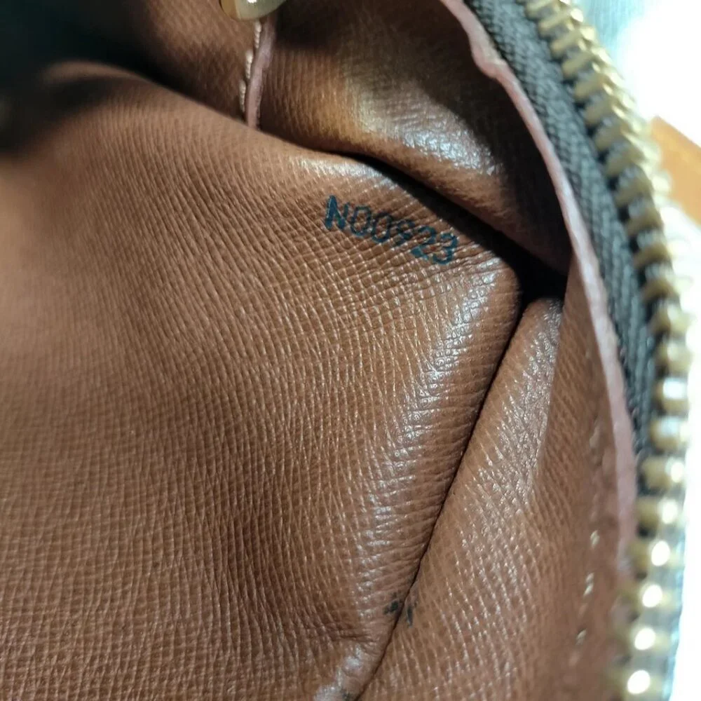 Louis Vuitton LV Crossbody bag Trocadero 30 Brown Monogram 450-052125